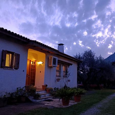 Nafpaktos Cottage By The Sea For Travelers And Dreamers! Exterior foto